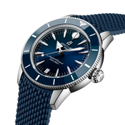 Profilo laterale della cassa in acciaio inossidabile da 36 mm con vetro zaffiro bombato antiriflesso e lunetta unidirezionale del modello Superocean Heritage Automatic 36.